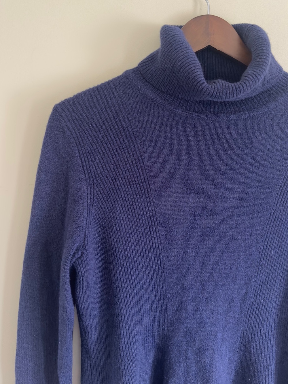 Isaac Mizrahi Navy Blue Turtleneck Sweater
